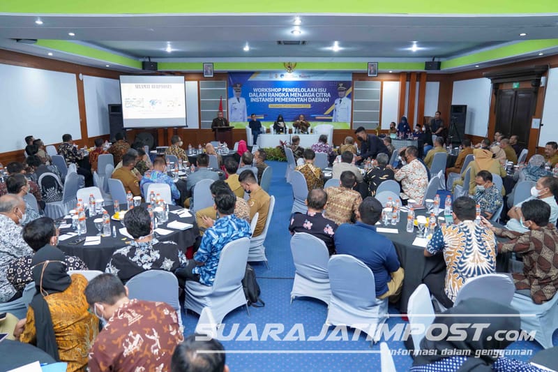 Workshop Jurnalistik Pengelolaan Isu bagi perangkat daerah yang diinisiasi Dinas Kominfo Kabupaten Mojokerto itu dipusatkan di Hotel Grand Whiz, Trawas, 21-22 November 2022