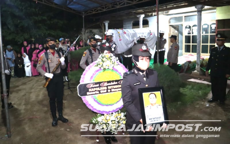 Anggota Polres Situbondo Tutup Usia, Proses Pemakaman Diiringi Isak Tangis