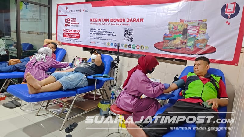 HUT ke-45 Pasar Modal, 100 Pendonor Darah Serbu PMI Kota Mojokerto