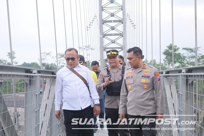Banjir Terjang Jembatan Gantung Kaliregoyo, Kapolres Lumajang Ingatkan Mitigasi Bencana