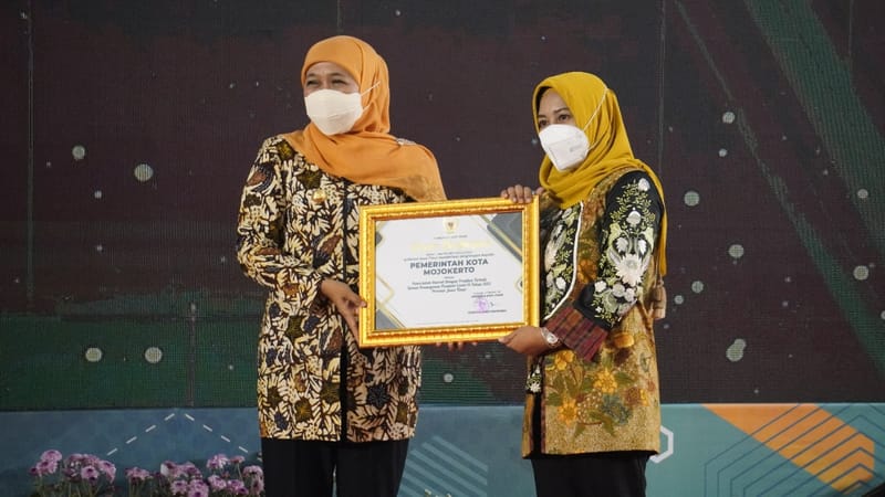 Kota Mojokerto Raih Penghargaan di Puncak Peringatan Hari Kesehatan Nasional