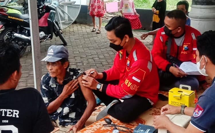 Pacu 70 Persen Capaian Pemkab Jember, Desa Wringinagung 10 Hari Gelar Vaksin