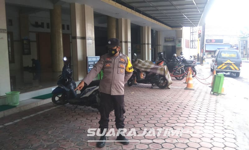 Curi Uang di Jok Sepeda Motor, Aksi Seorang Pria di Situbondo Terekam CCTV Masjid