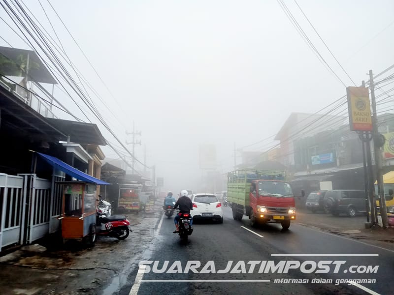 Kabut Tebal Ganggu Lalulintas Kota Batu, Jarak Pandang Terbatas 