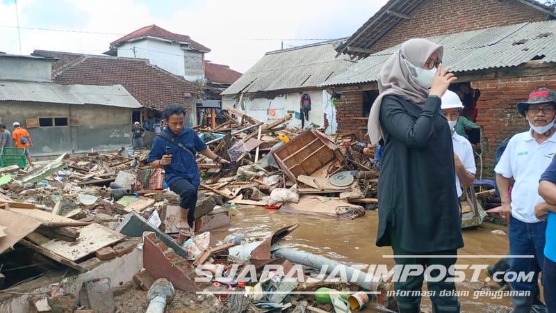 Bupati Banyuwangi Siap Bantu Warga Kalibaru yang Rumahnya Hancur Terkena Banjir