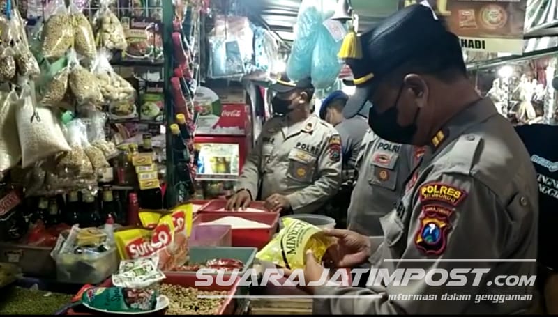 Pastikan Stok Sembako Termasuk Minyak Goreng Aman Jelang Ramadan, Polisi Sidak Pasar di Situbondo