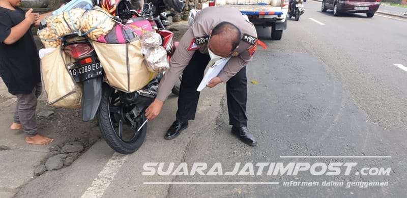 Tabrakan Beruntun di Jalan Nasional Mojokerto - Jombang, Pemotor Asal Kediri Tewas 