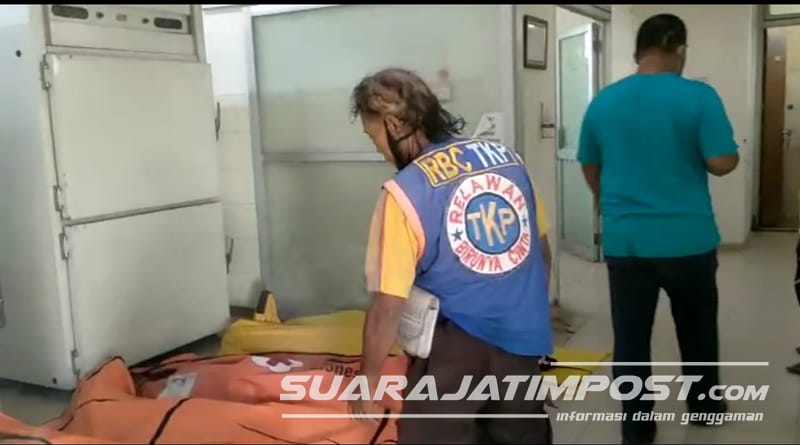 Korban laka tunggal di rumah sakit saat dibawa oleh relawan TKP Birunya Cinta, Bang Zaenal