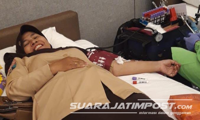 Harkitnas 2022, Puluhan Guru, TNI hingga Polri Ikuti Donor Darah di Ayola Sunrise Hotel Kota Mojokerto
