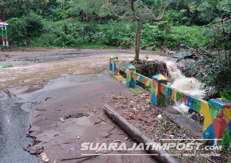 Akses Jalan Dua Desa di Banyuwangi Putus akibat Luapan Sungai