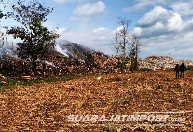 Kebakaran Tumpukan Sampah di TPA Pakusari Meluas, Hari ini Belum Padam