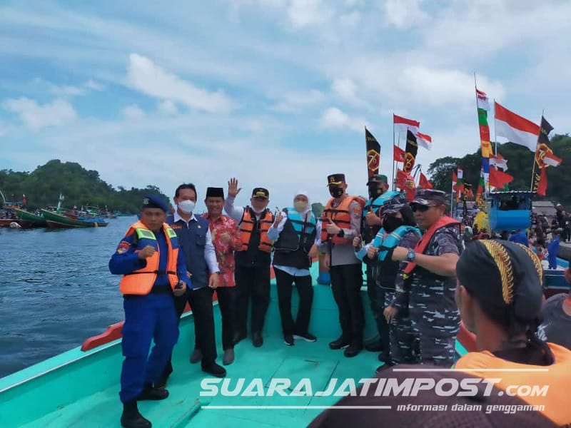 Syukuran Dan Petik Laut Sendang Biru Malang Dihadiri Gubernur Jawa Timur Dan Bupati Malang