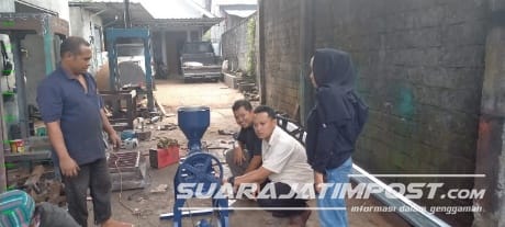 Pengusaha Gethuk di Banyuwangi Dapat Bantuan Mesin Screw Extruder 