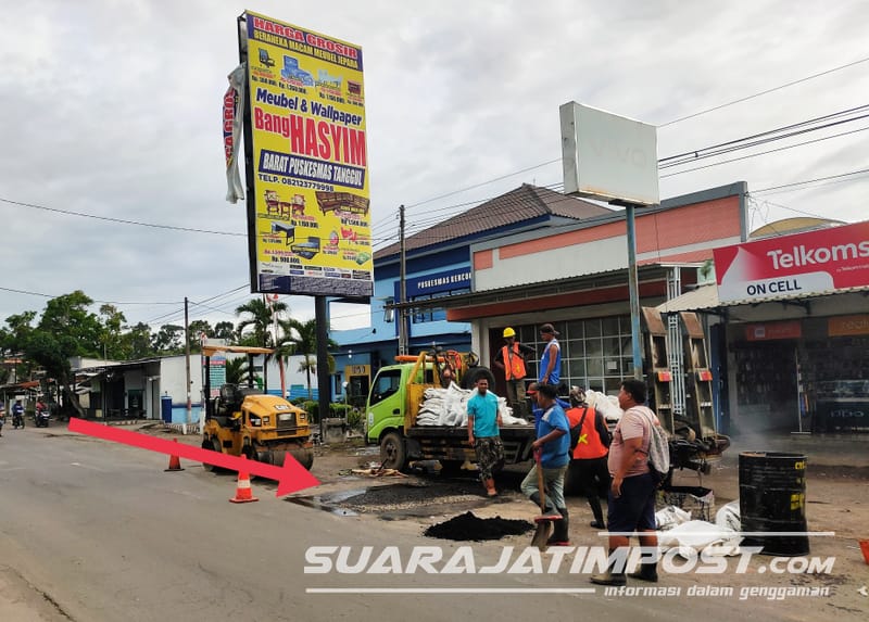 Viral Jalan Provinsi Rusak Parah, Tambal Sulam Dilakukan Oleh Dinas PU Bina Marga