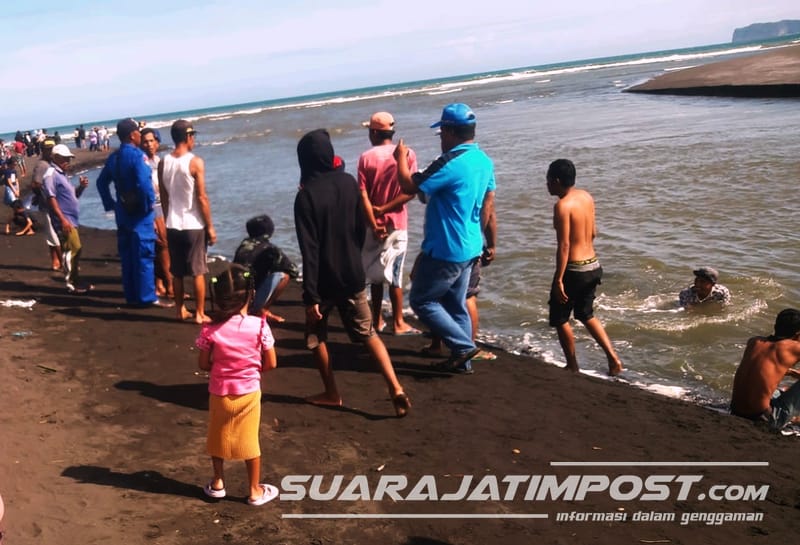 Bocah 4 Tahun Hilang Terbawa Arus Muara Sungai Dekat Pantai Cemara