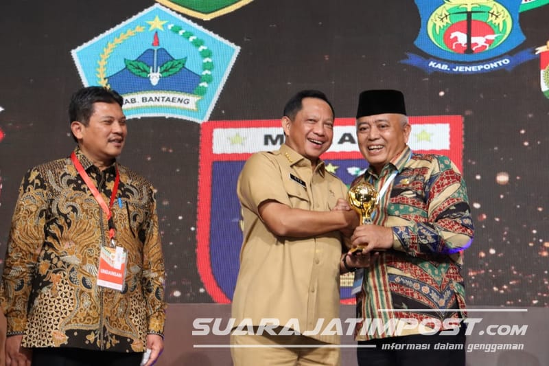 Pemkab Malang Raih Penghargaan UHC Award 2023 dari Kemendagri RI
