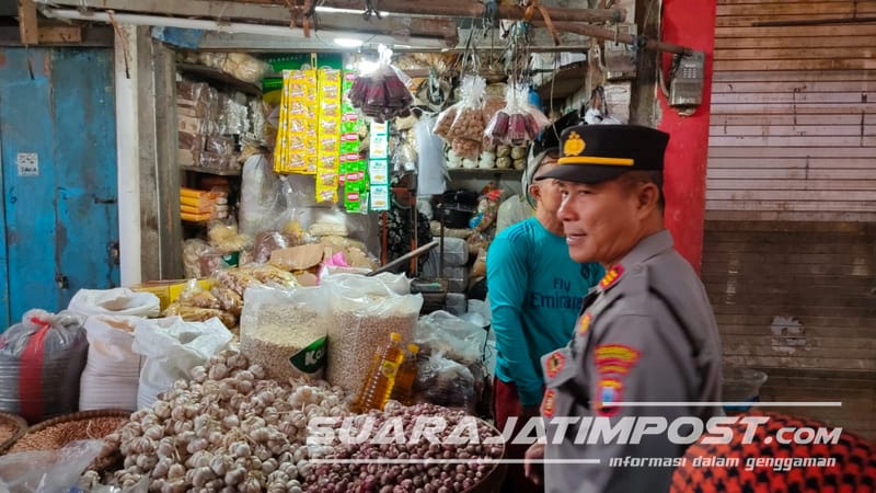 Antisipasi Kecurangan Harga Bahan Pokok Jelang Lebaran, Polisi di Banyuwangi Sidak Pasar