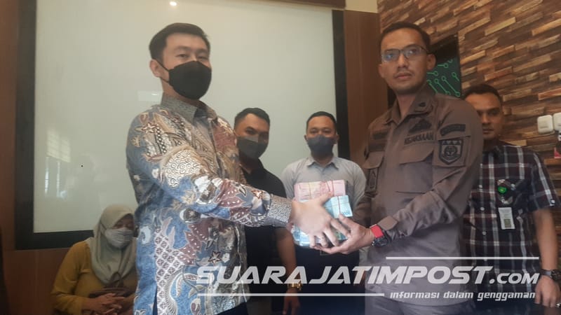 Uang Rp 250 Juta Hasil Korupsi Dikembalikan ke Kejari Tanjung Perak Surabaya