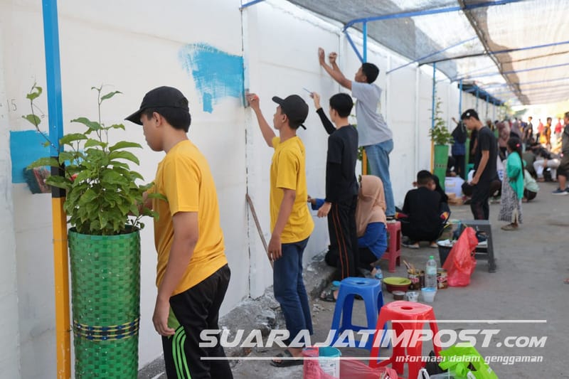 Dinding Wisata Kum-Kum Dilukis Oleh Puluhan Pemuda Karang Taruna se Kota Probolinggo 