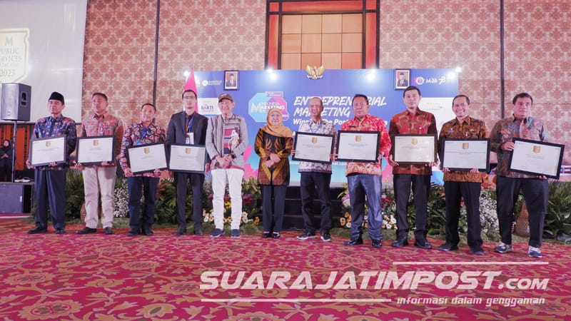 Lamongan Raih Penghargaan Sebagai Public Service of The Year Jawa Timur 2023