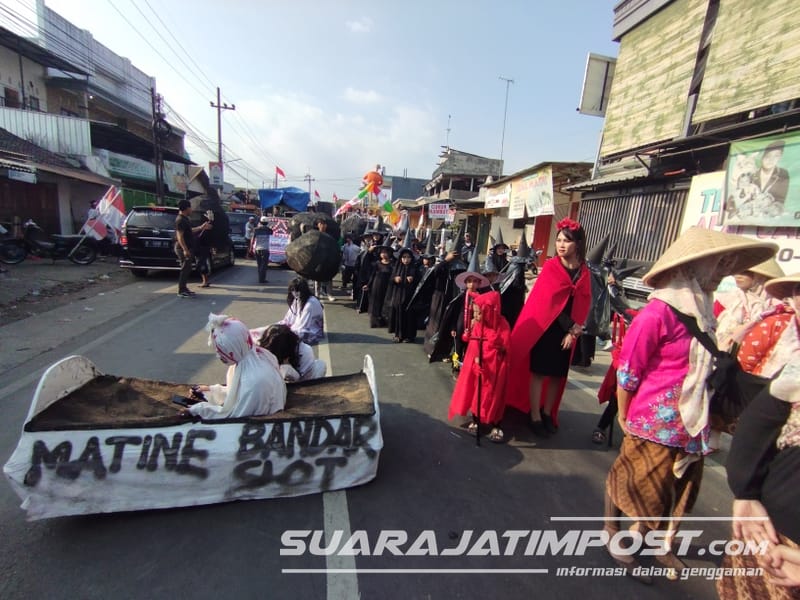 Seluruh Warga Desa Belung Poncokusumo Malang, Kompak Gelar Karnaval